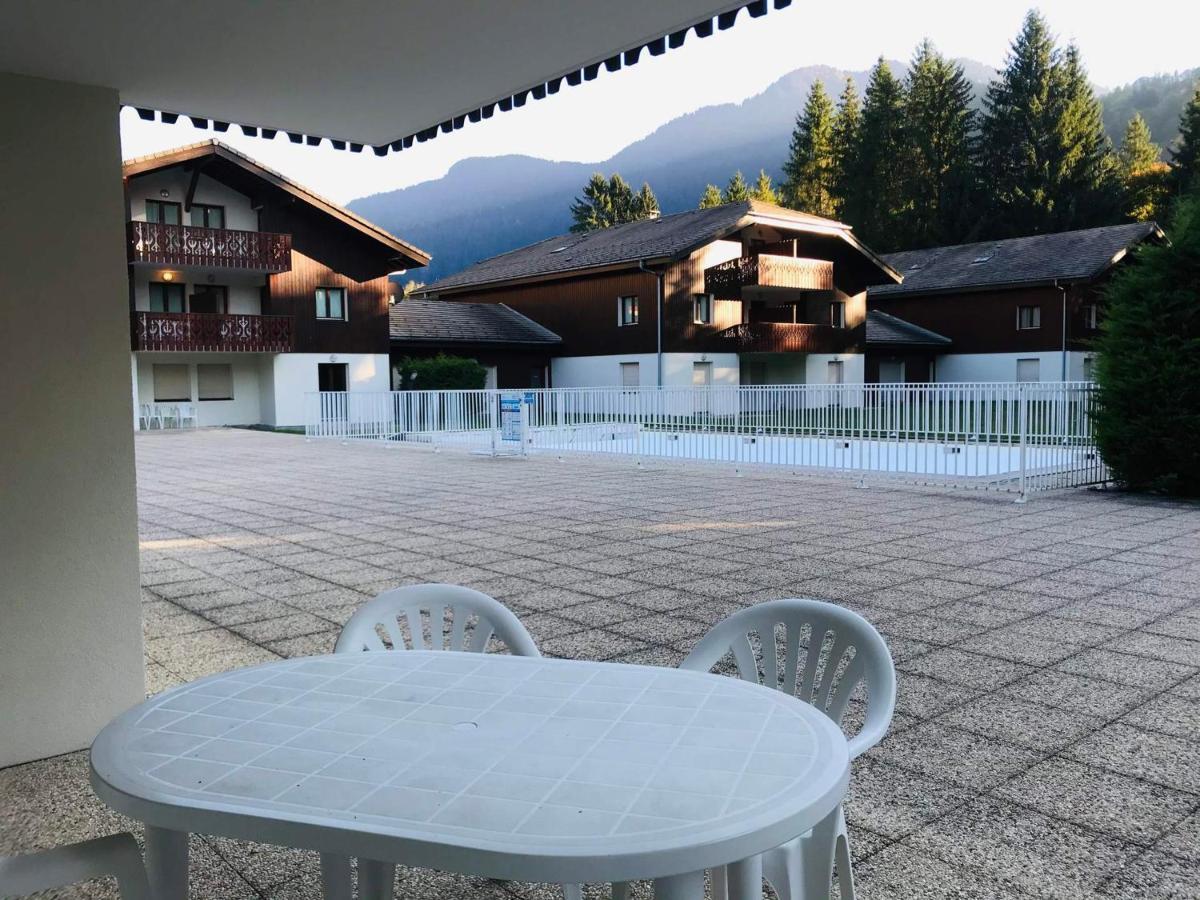 Appartement Confortable Avec Piscines, Terrasse Et Parking A Samoens - Fr-1-629-100 Εξωτερικό φωτογραφία