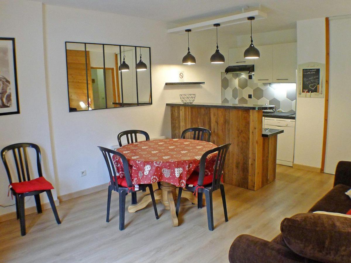 Appartement Confortable Avec Piscines, Terrasse Et Parking A Samoens - Fr-1-629-100 Εξωτερικό φωτογραφία